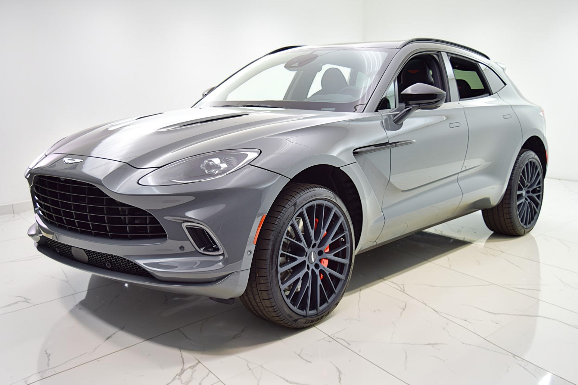 aston martin dbx 2023 SD7VUJAW7PTV05609 image aston martin dbx 2023 SD7VUJAW7PTV05609 image